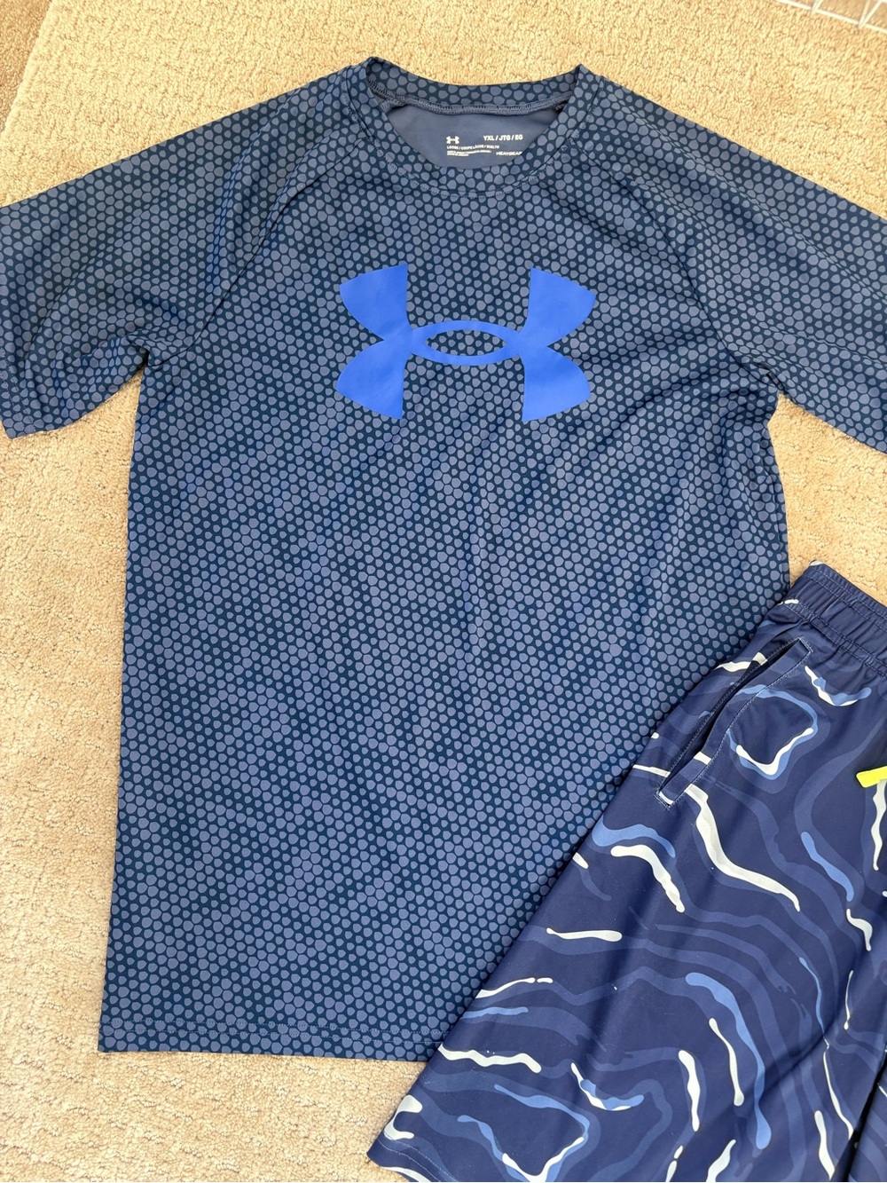 Boys XL Set of UA Under Armour Shorts and T-Shirt Lot Athletic Wear EUC Lot of 2 - Picture 2 of 7